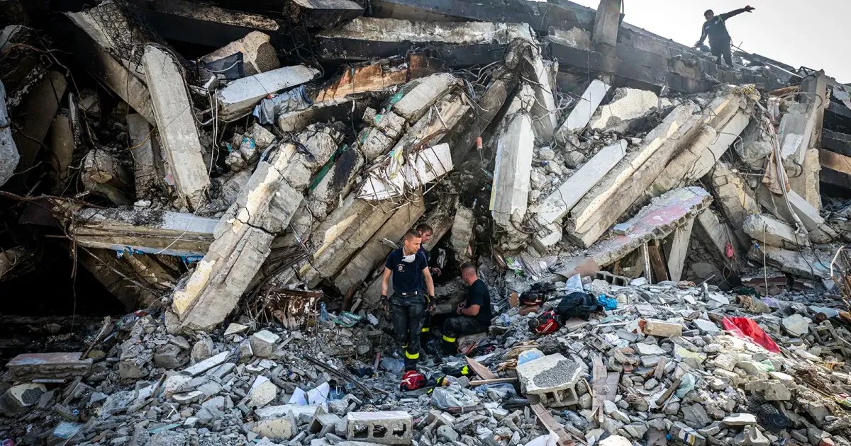 Venezuelan earthquake death toll passes 1,700, U.S. deportees among the dead