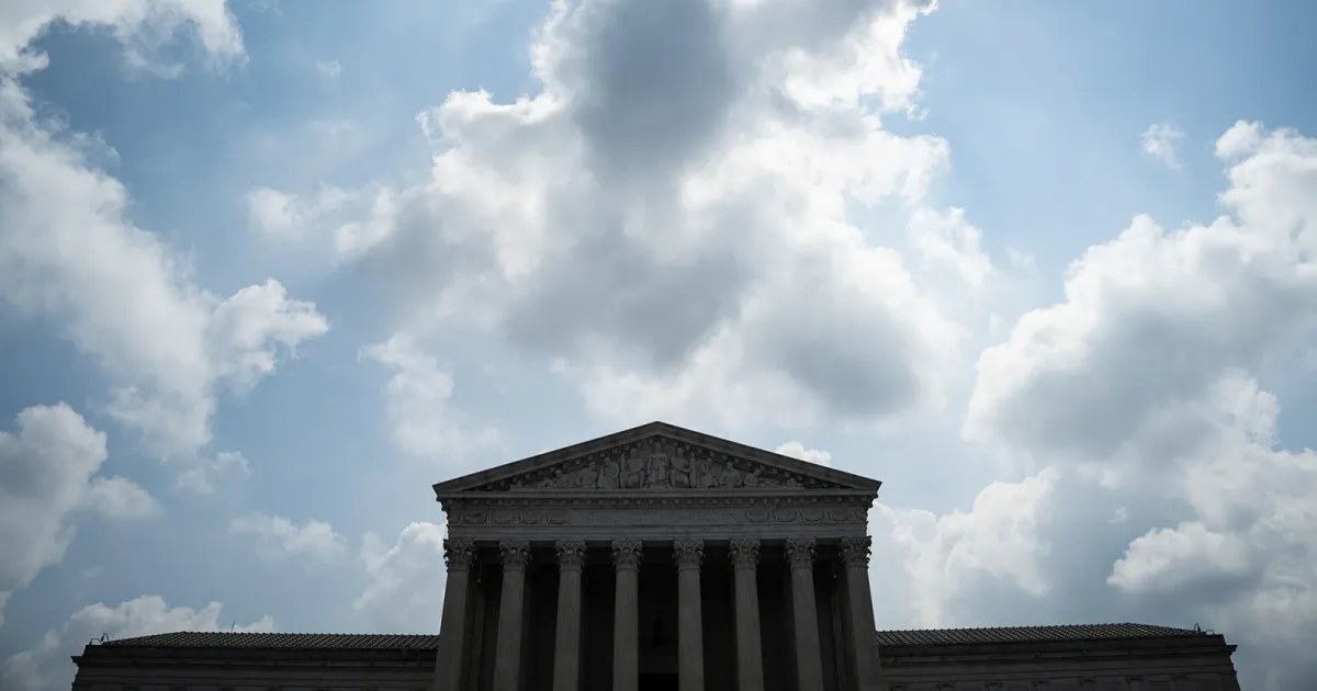 Supreme Court strikes down party-candidate coordination limits