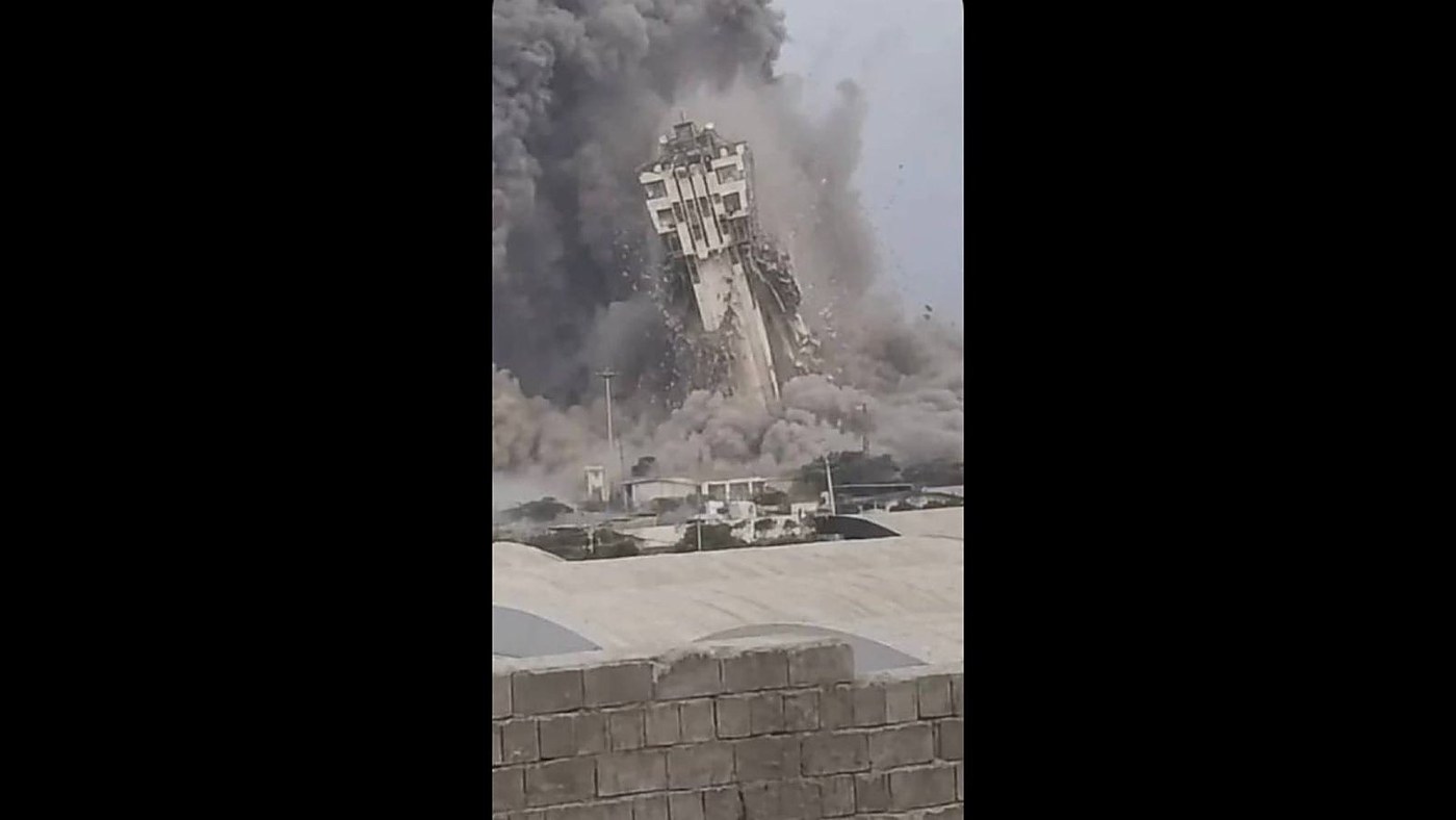 US bombs Iranian bridges, ports, and power in seventh straight night