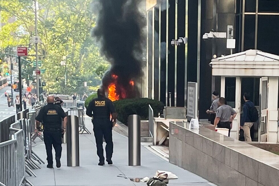 Anti-ICE Army veteran sets fire outside NYC federal building