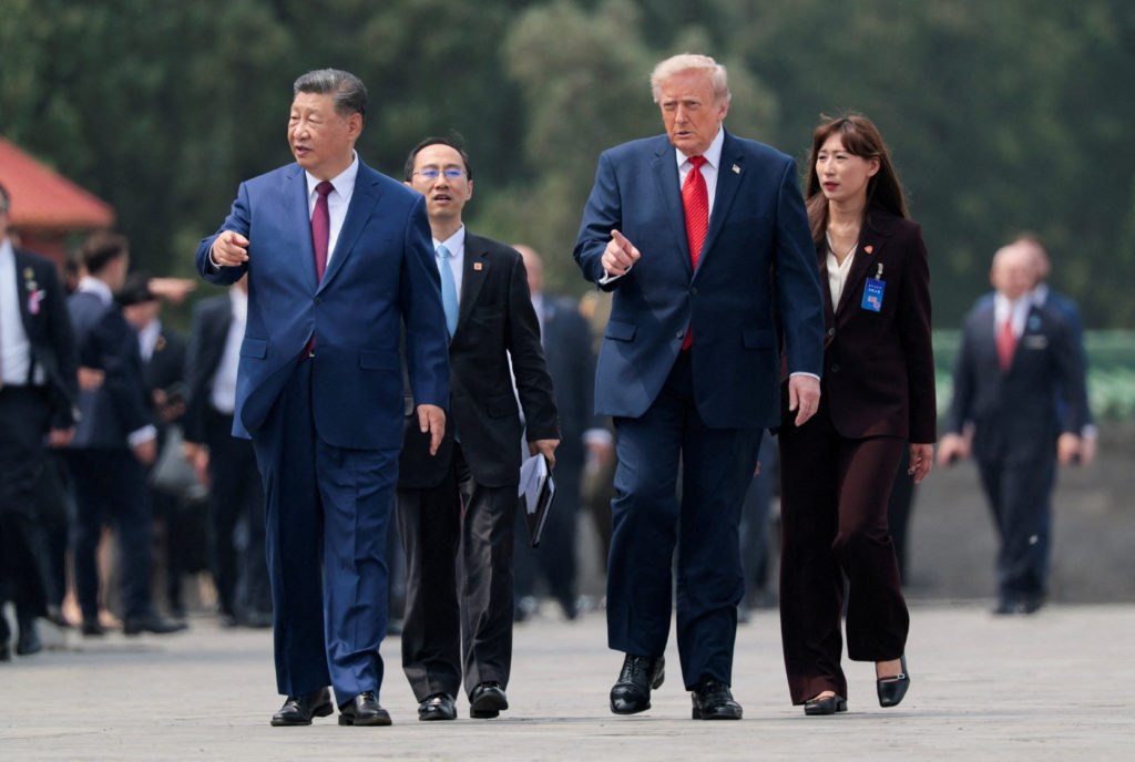 Trump greets Xi on the tarmac, and the tariff truce is extended two months